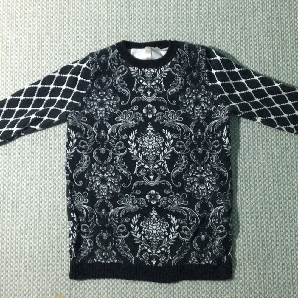 Navy blue elegant pattern sweater
